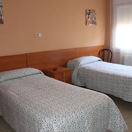 Hostal Cal Siles Ελ Πρατ ντε Λομπρεγκάτ Εξωτερικό φωτογραφία